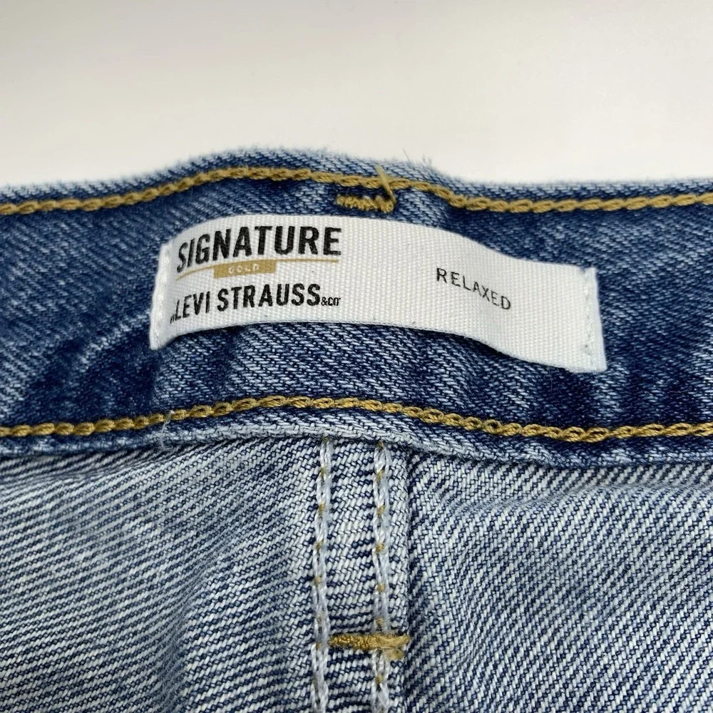 Levi Strauss Men's Signature Gold Blue Denim Jeans 42x32 Relaxed Fit Medium Wash
